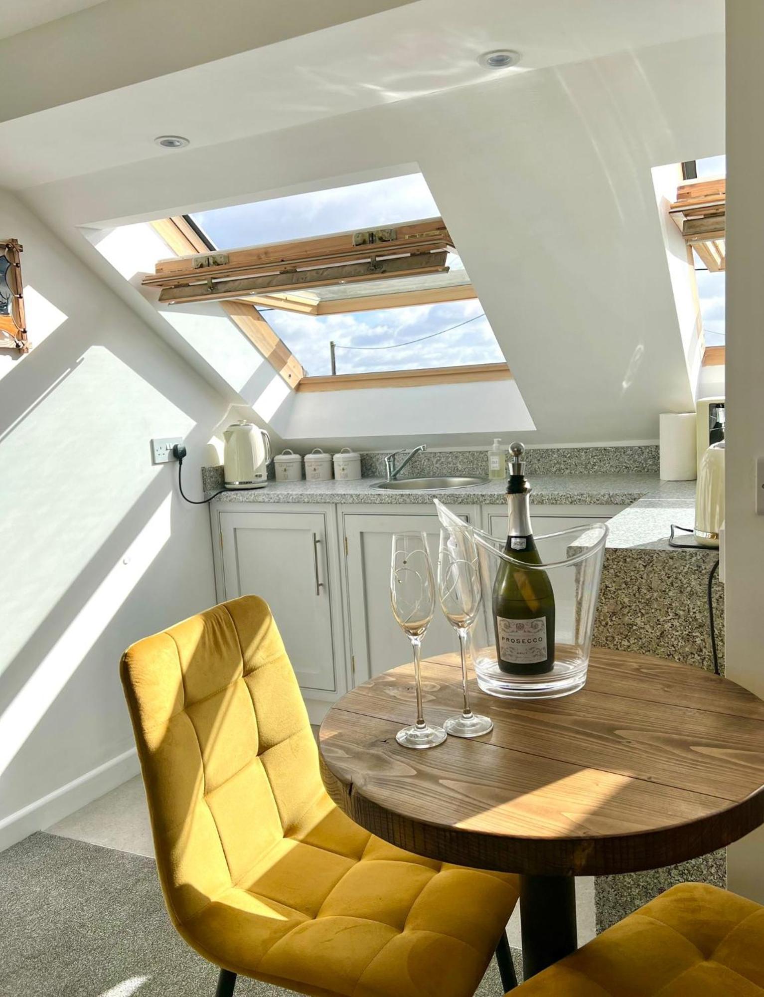 Seascape - Stylish Modern Apartment Barton on Sea Exterior foto